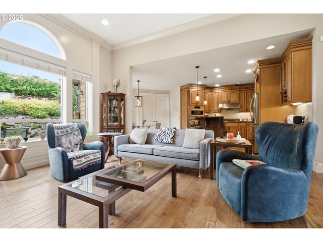 741 W DOGWOOD St, Washougal, WA 98671