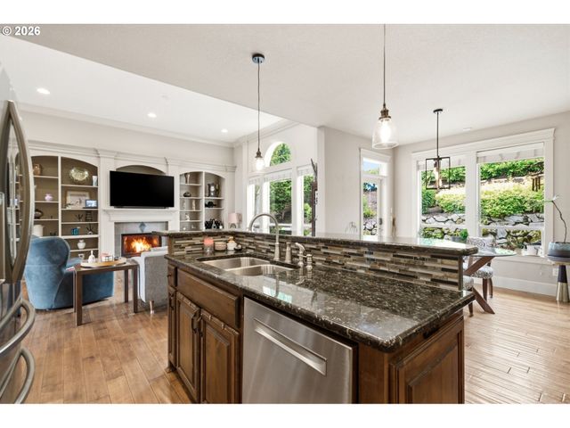 741 W DOGWOOD St, Washougal, WA 98671