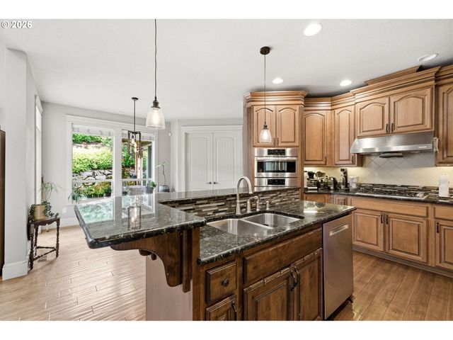741 W DOGWOOD St, Washougal, WA 98671