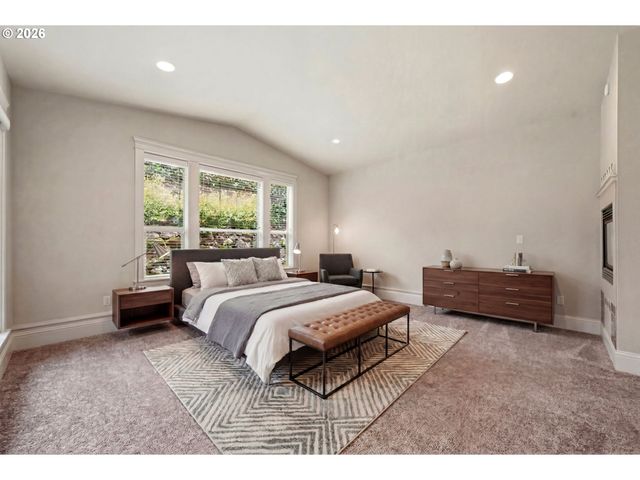 741 W DOGWOOD St, Washougal, WA 98671