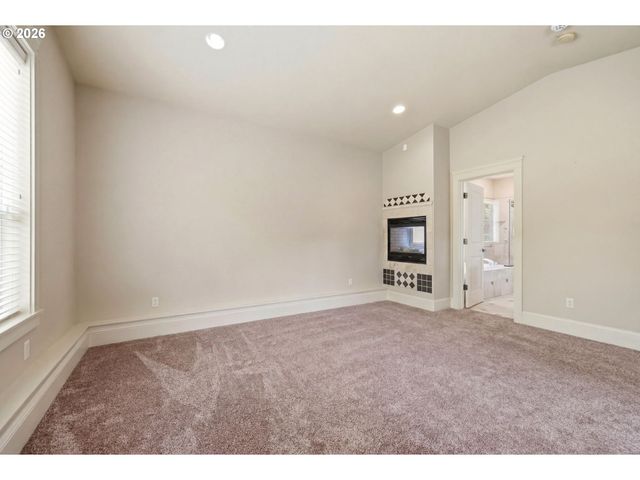 741 W DOGWOOD St, Washougal, WA 98671