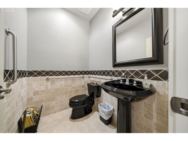 741 W DOGWOOD St, Washougal, WA 98671