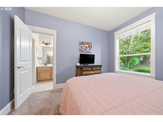 741 W DOGWOOD St, Washougal, WA 98671
