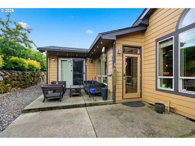 741 W DOGWOOD St, Washougal, WA 98671