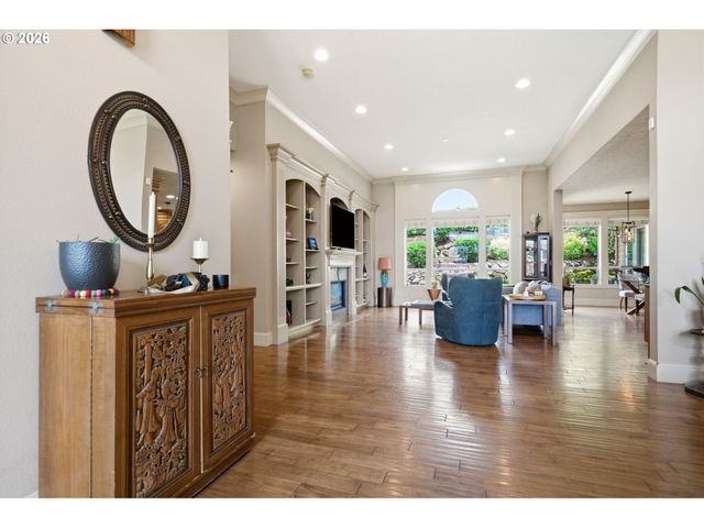741 W DOGWOOD St, Washougal, WA 98671