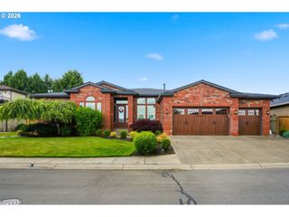 741 W DOGWOOD St, Washougal, WA 98671