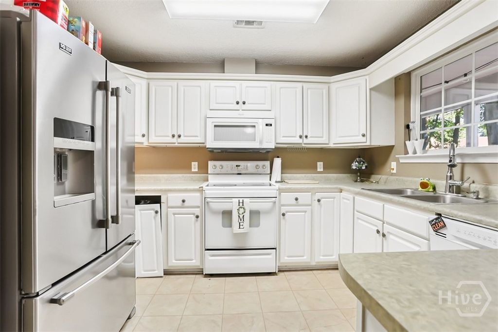 Image 7 of property listing at 306 Wild Heron Road, Savannah, GA 31419