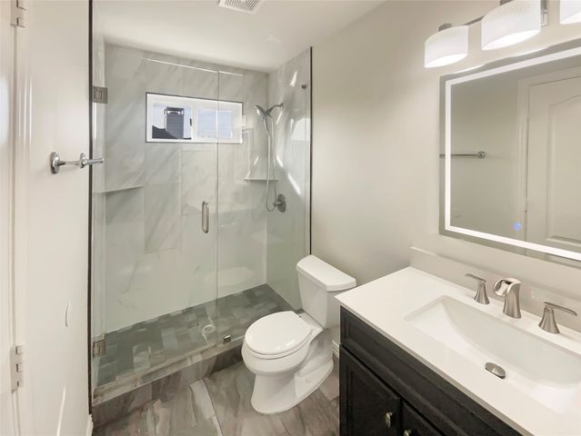 135 Sherwood Drive, Murphy, TX 75094