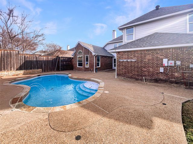 135 Sherwood Drive, Murphy, TX 75094