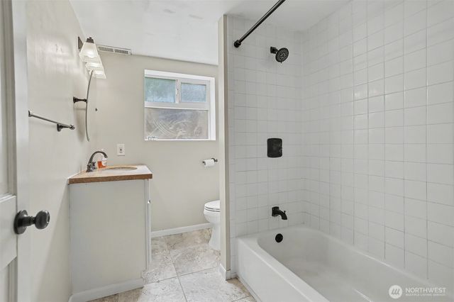 15206 40th Avenue S, Tukwila, WA 98188