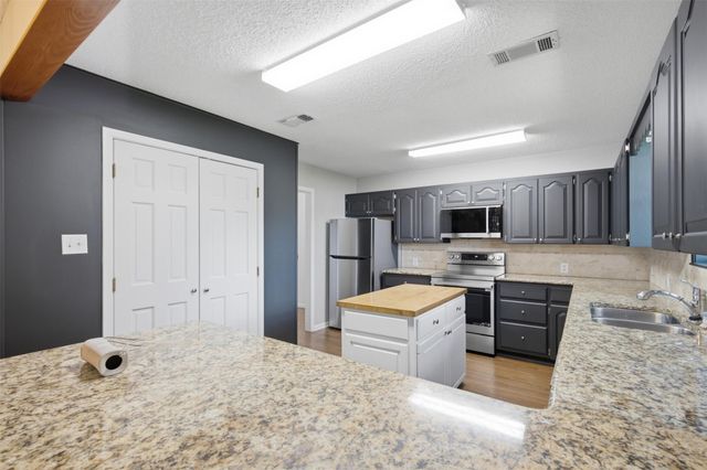 508 Pebble DR, Buchanan Dam, TX 78609