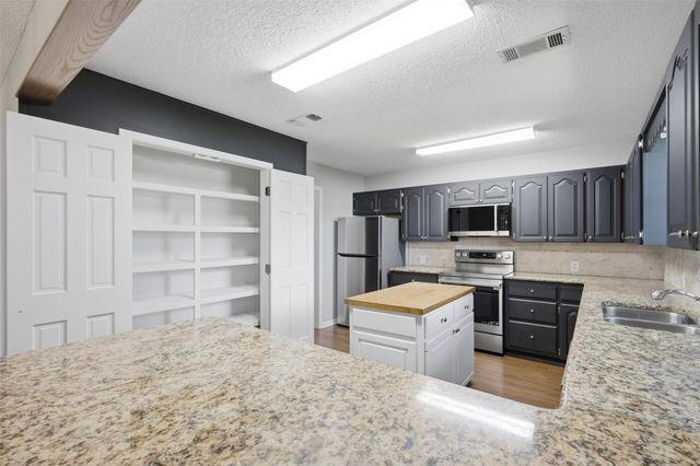 508 Pebble DR, Buchanan Dam, TX 78609