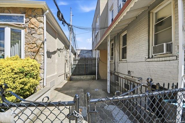 2875 Buhre Avenue, Bronx, NY 10461