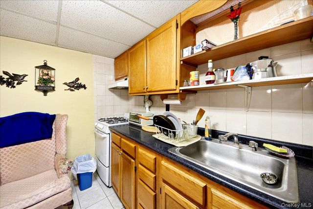 2875 Buhre Avenue, Bronx, NY 10461