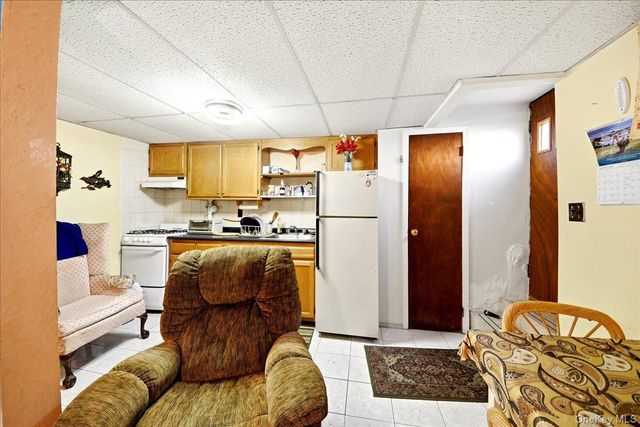 2875 Buhre Avenue, Bronx, NY 10461