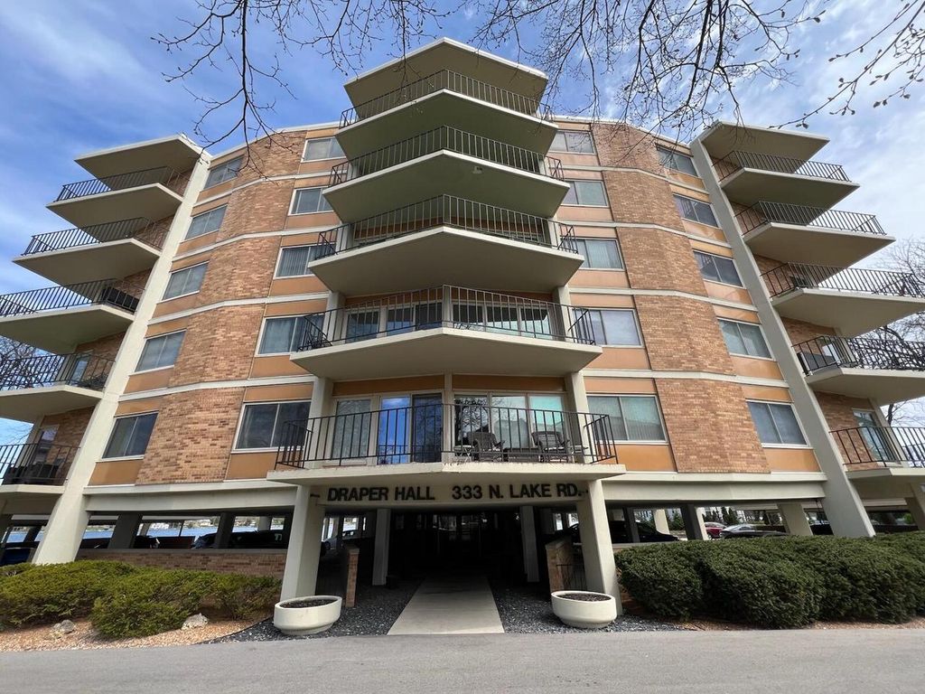 333 N Lake ROAD #507, Oconomowoc, WI 53066