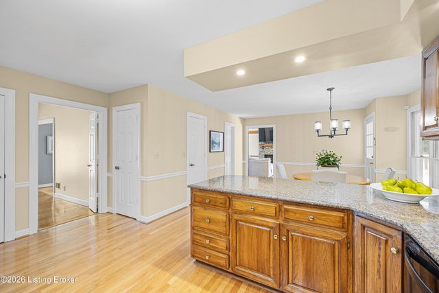 9112 Hurstwood Ct, Louisville, KY 40222