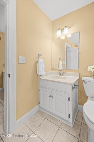 9112 Hurstwood Ct, Louisville, KY 40222