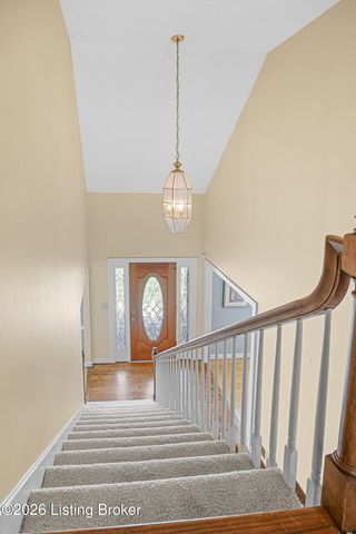 9112 Hurstwood Ct, Louisville, KY 40222