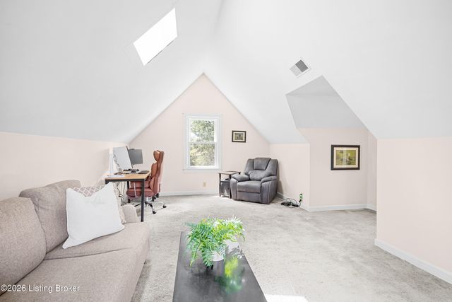 9112 Hurstwood Ct, Louisville, KY 40222
