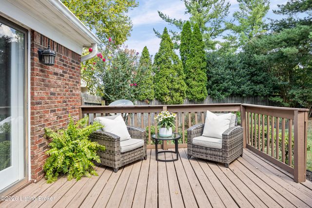 9112 Hurstwood Ct, Louisville, KY 40222