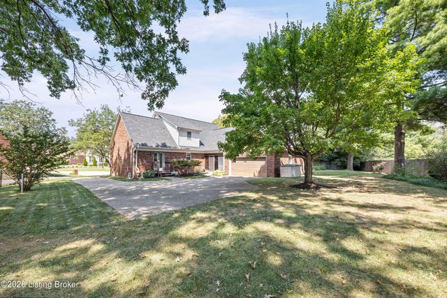 9112 Hurstwood Ct, Louisville, KY 40222