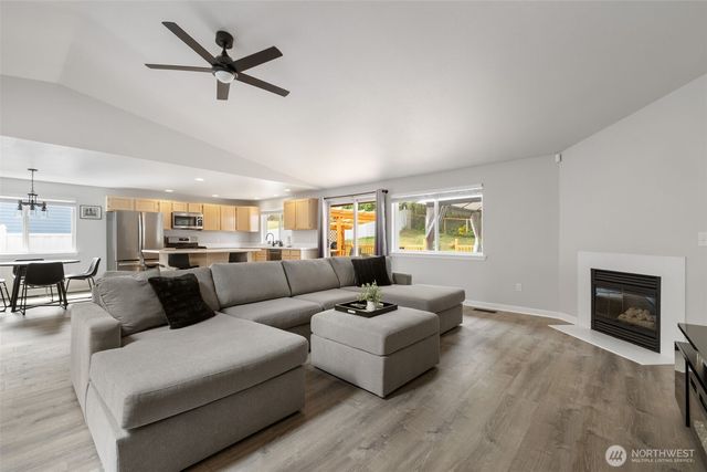 6432 Crossing Place SW, Port Orchard, WA 98367