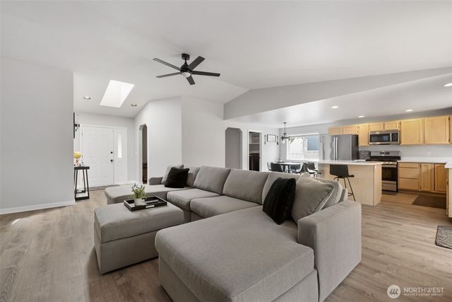 6432 Crossing Place SW, Port Orchard, WA 98367