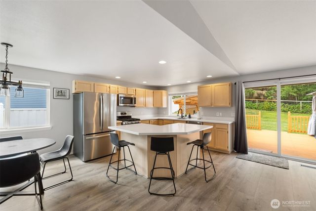 6432 Crossing Place SW, Port Orchard, WA 98367