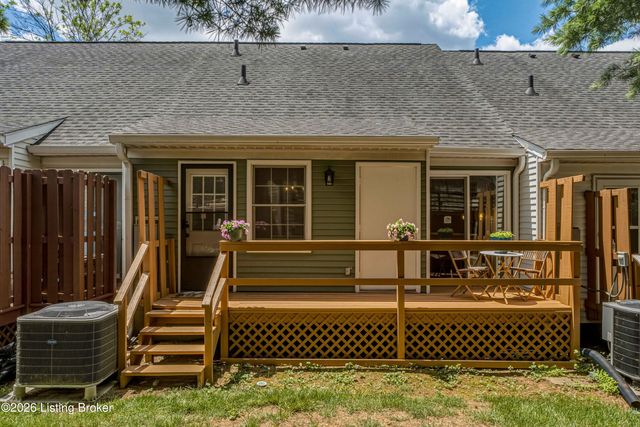 10774 Colonial Woods Ct, Louisville, KY 40223