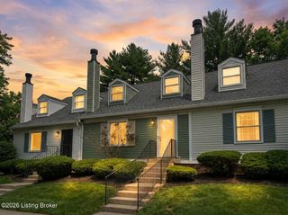 10774 Colonial Woods Ct, Louisville, KY 40223