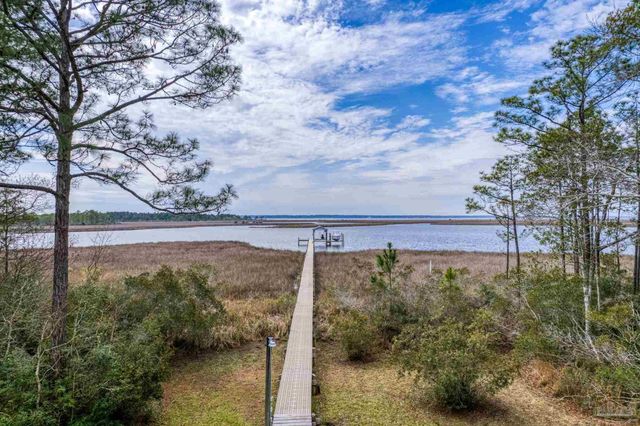 2857 N 1st Ave, Milton, FL 32583