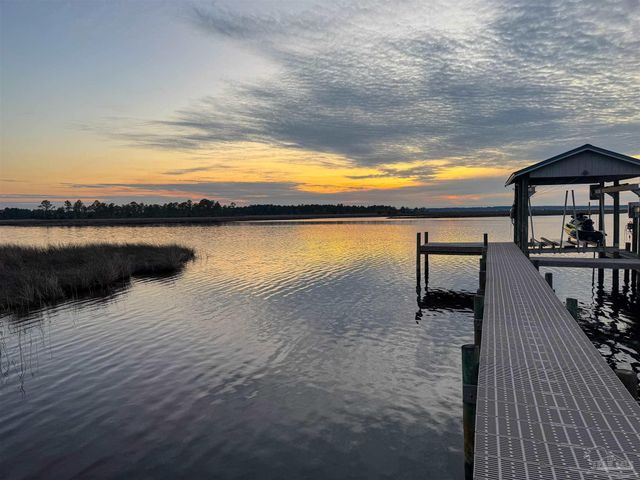 2857 N 1st Ave, Milton, FL 32583