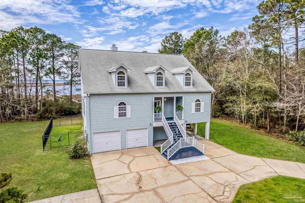 2857 N 1st Ave, Milton, FL 32583