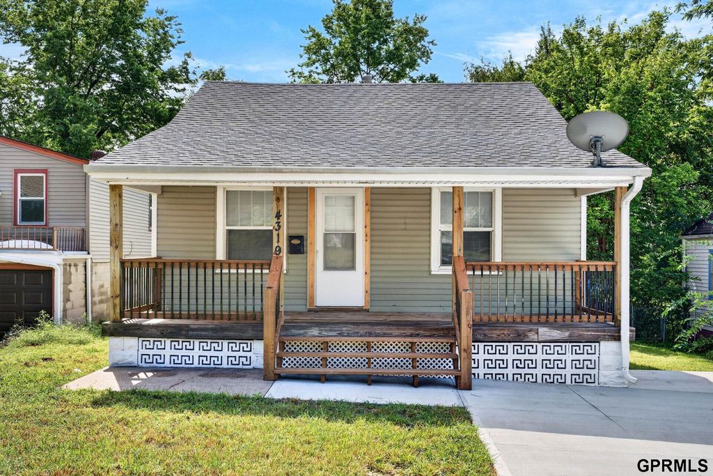 4319 Larimore Avenue, Omaha, NE 68111
