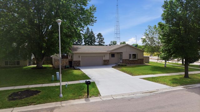 3950 15th Street S, Fargo, ND 58104