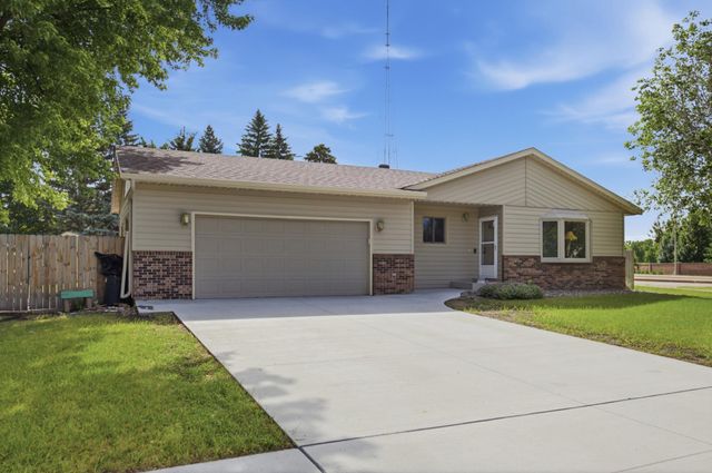 3950 15th Street S, Fargo, ND 58104