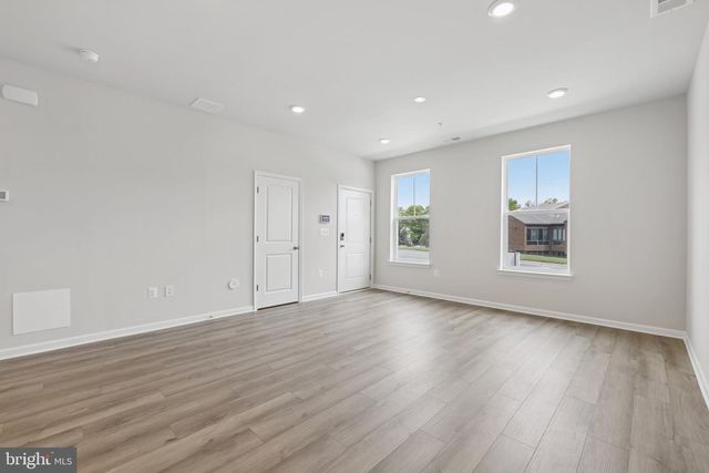 19542 VILLAGE WALK DR, Montgomery Village, MD 20886