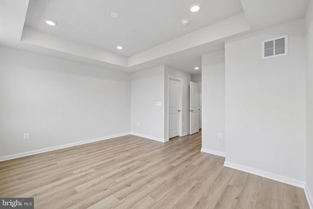 19542 VILLAGE WALK DR, Montgomery Village, MD 20886