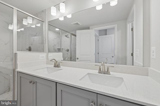 19542 VILLAGE WALK DR, Montgomery Village, MD 20886
