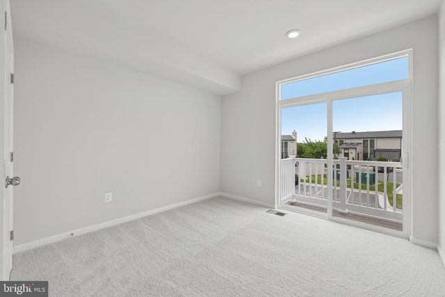 19542 VILLAGE WALK DR, Montgomery Village, MD 20886