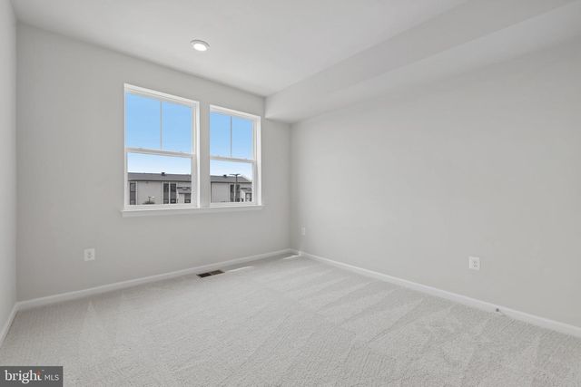 19542 VILLAGE WALK DR, Montgomery Village, MD 20886