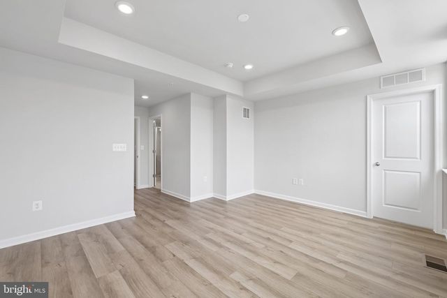 19542 VILLAGE WALK DR, Montgomery Village, MD 20886