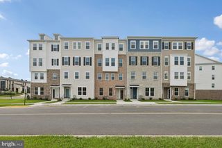 19542 VILLAGE WALK DR, Montgomery Village, MD 20886