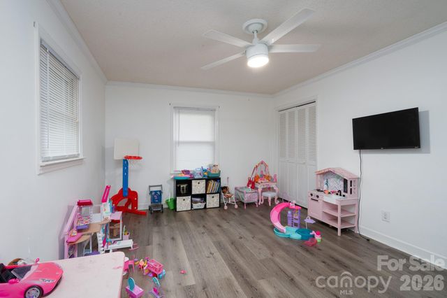1709 Essen Lane, Gastonia, NC 28054