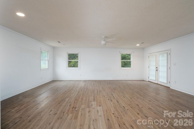 1709 Essen Lane, Gastonia, NC 28054