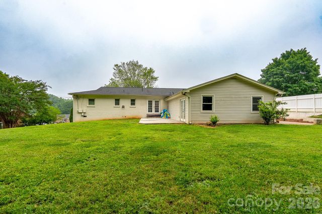 1709 Essen Lane, Gastonia, NC 28054