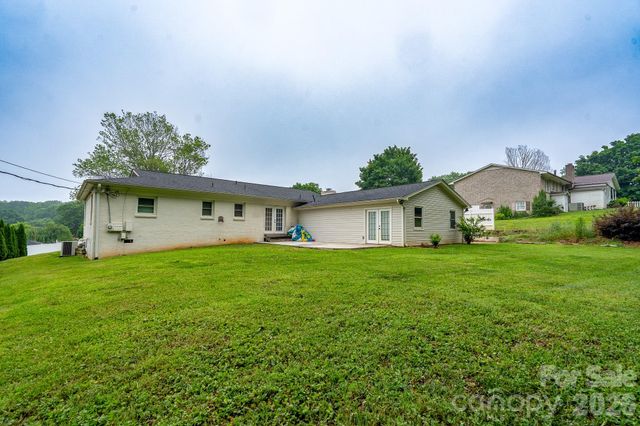 1709 Essen Lane, Gastonia, NC 28054