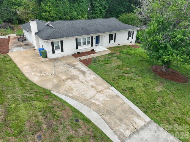 1709 Essen Lane, Gastonia, NC 28054