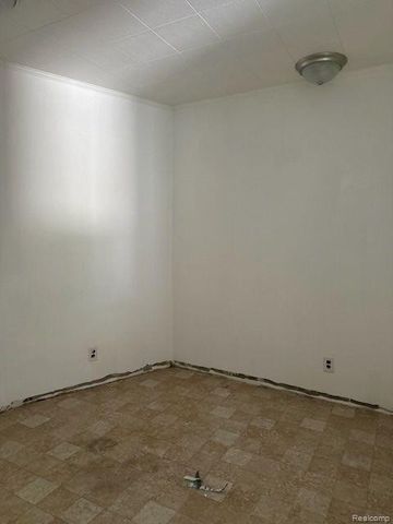 1724 S Custer Road, Monroe, MI 48161